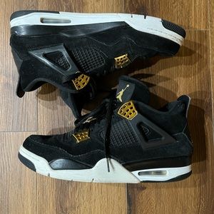 Jordan Retro 4 “Royalty”